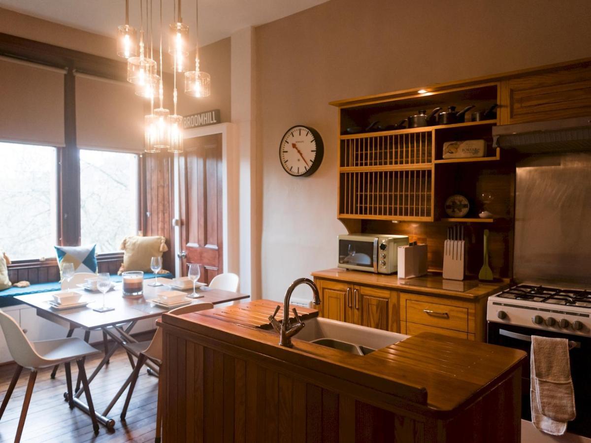 Pass The Keys Beautiful, Traditional 2 Bed Flat W Free Parking グラスゴー エクステリア 写真
