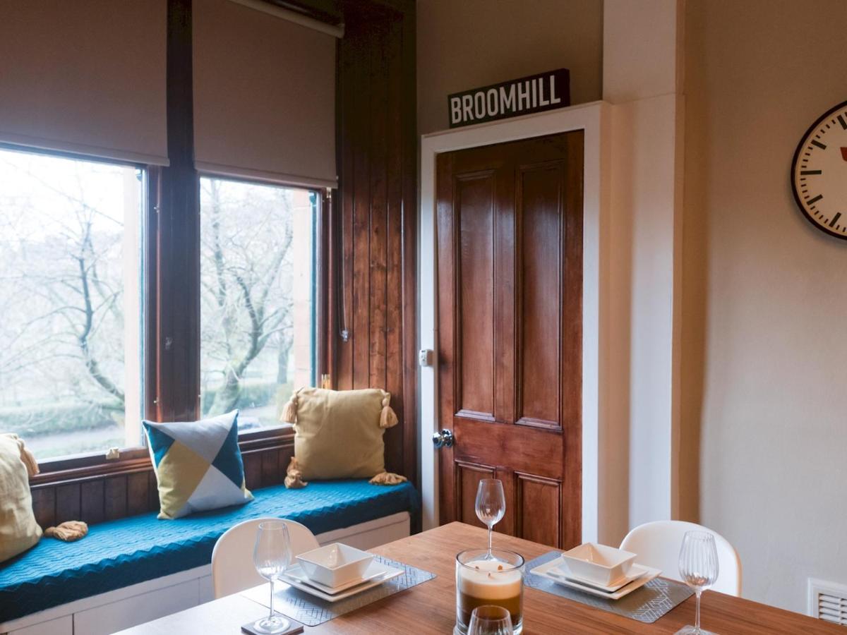 Pass The Keys Beautiful, Traditional 2 Bed Flat W Free Parking グラスゴー エクステリア 写真