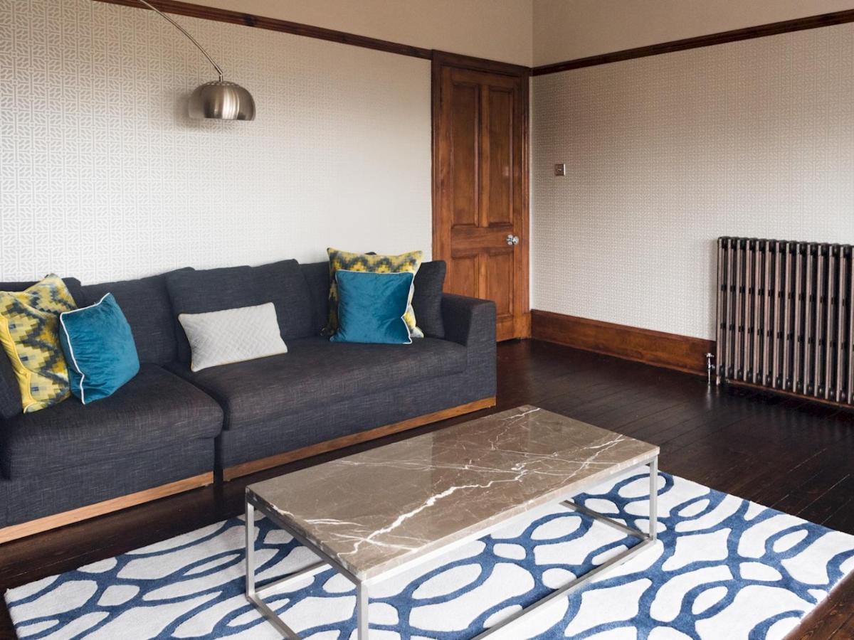 Pass The Keys Beautiful, Traditional 2 Bed Flat W Free Parking グラスゴー エクステリア 写真