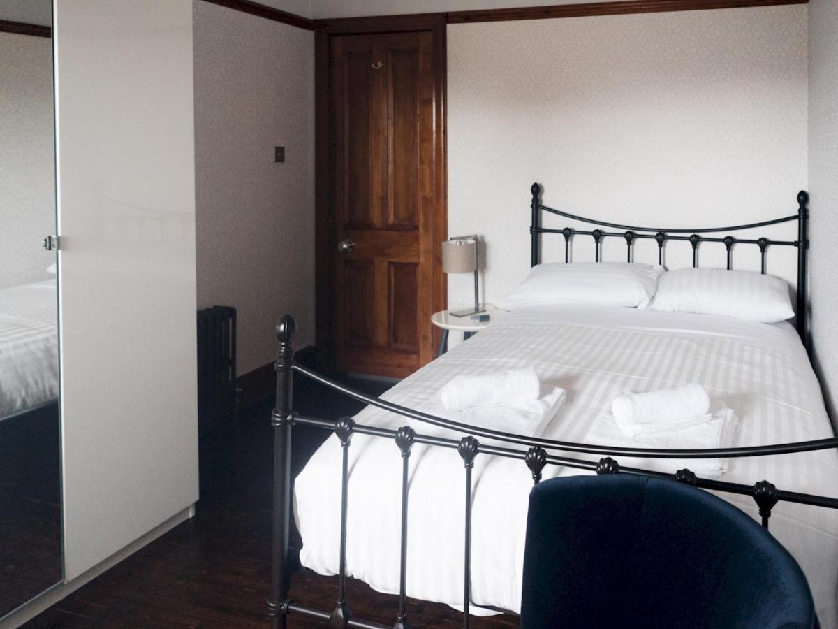 Pass The Keys Beautiful, Traditional 2 Bed Flat W Free Parking グラスゴー エクステリア 写真