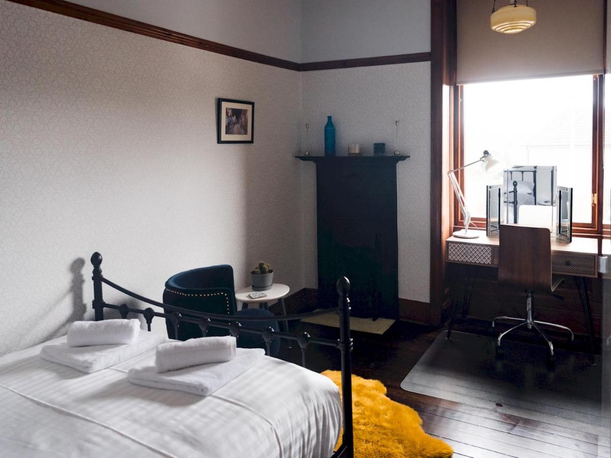 Pass The Keys Beautiful, Traditional 2 Bed Flat W Free Parking グラスゴー エクステリア 写真