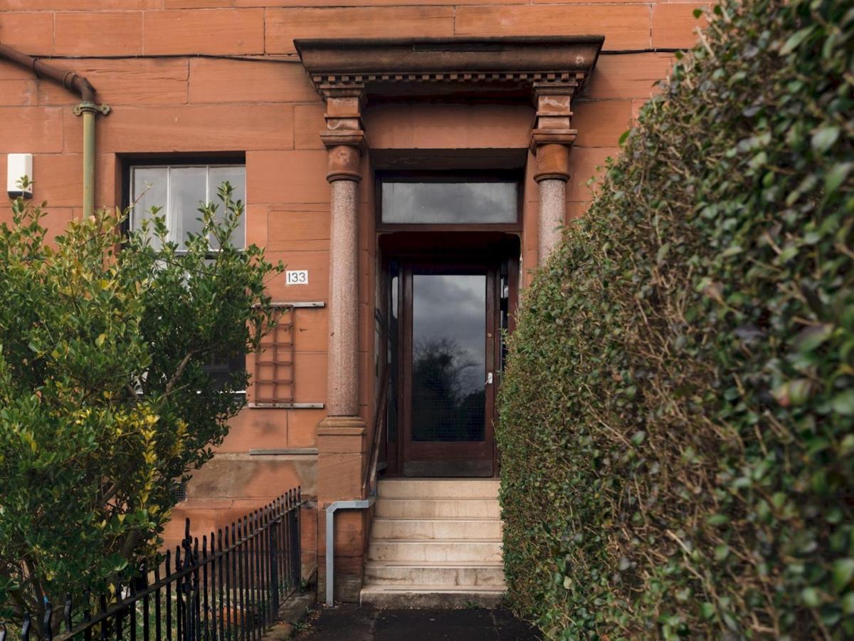 Pass The Keys Beautiful, Traditional 2 Bed Flat W Free Parking グラスゴー エクステリア 写真