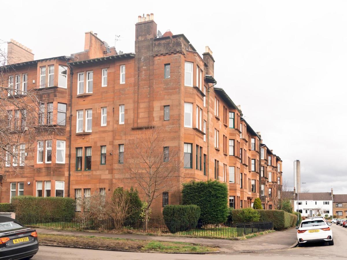 Pass The Keys Beautiful, Traditional 2 Bed Flat W Free Parking グラスゴー エクステリア 写真